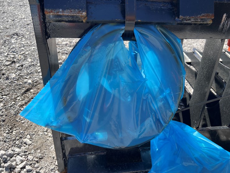 #816-•-unused-kc-48”-qt-grapple-bucket-image-4