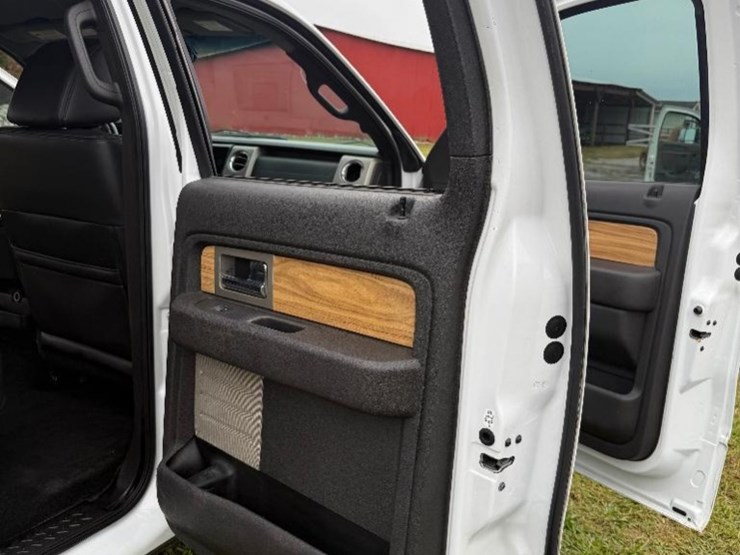 2011-ford-f150-lariat-image-17