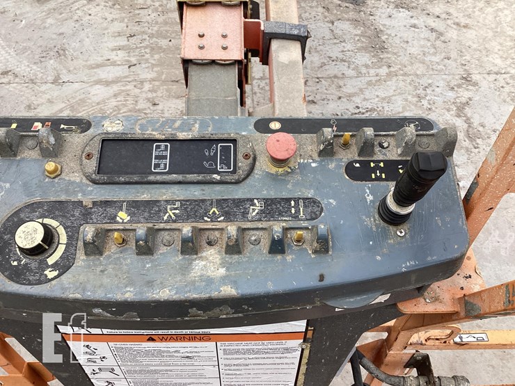 2008-jlg-800s-image-14