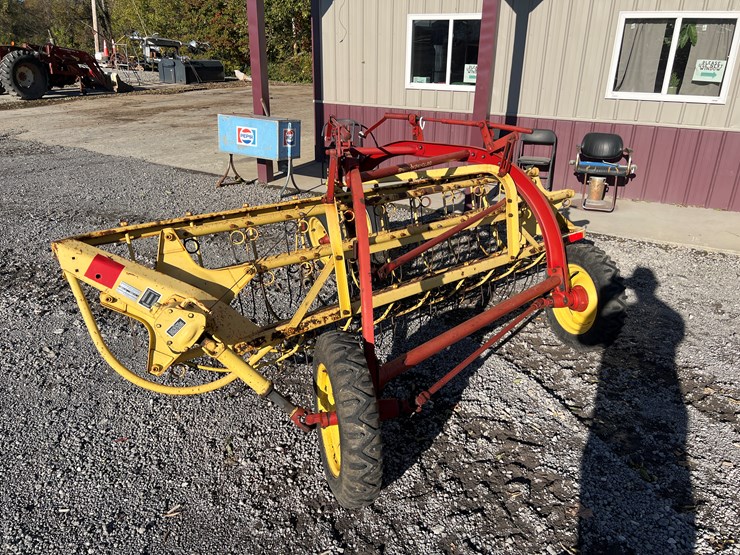 new-holland-256-image-3