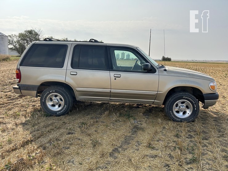 2001-ford-explorer-xlt-image-4