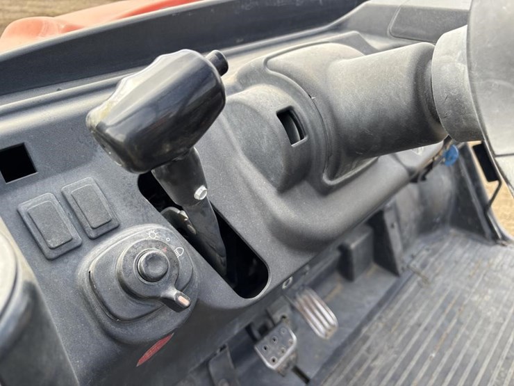 2017-kubota-rtv-x900-image-12