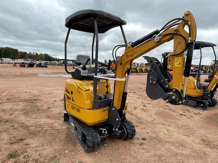 #1799-•-agt-qk18r-mini-excavator-image-3