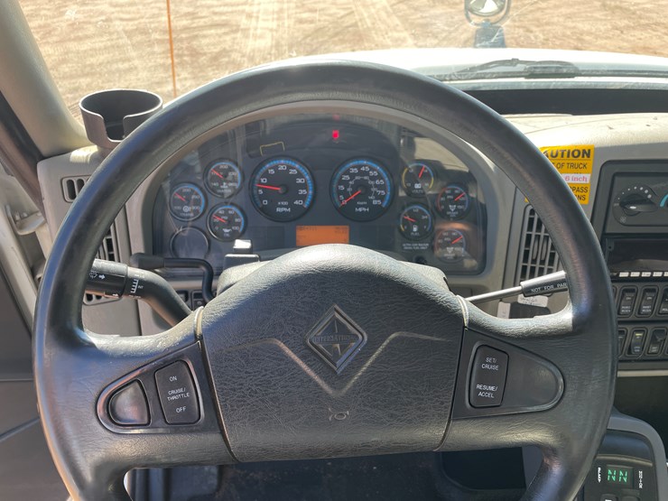 2012-international-durastar-4400-image-13