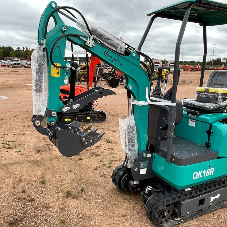 #1790 • AGT QK16R Mini Excavator