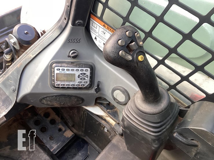 2022-bobcat-t770-image-16