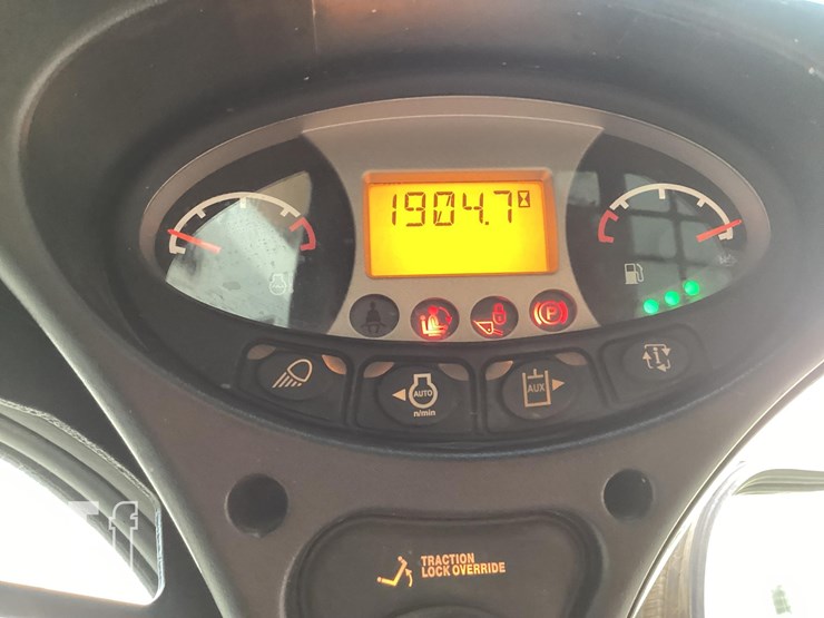 2022-bobcat-t770-image-19