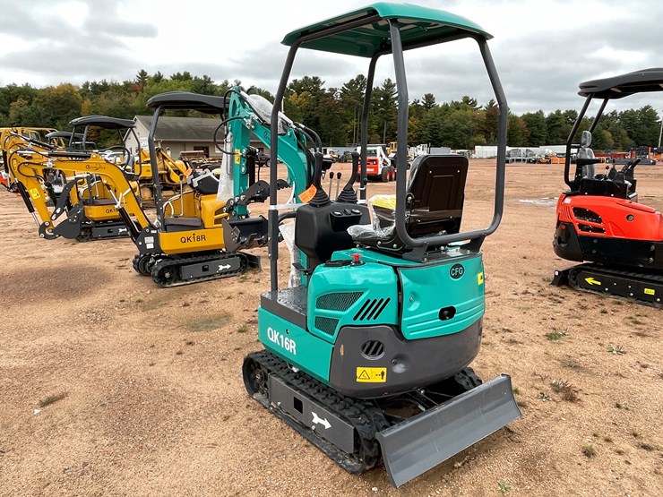 #1790-•-agt-qk16r-mini-excavator-image-7