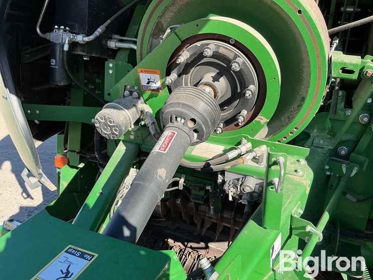 2021-john-deere-l341-image-14