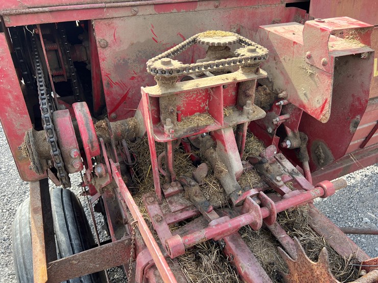 new-holland-315-image-4