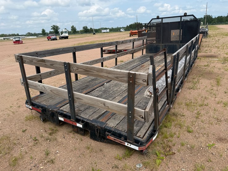 #3190-•-22’-steel-flatbed-image-11
