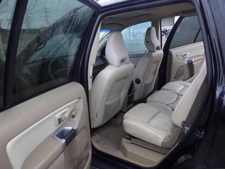 2012-volvo-xc90-image-7