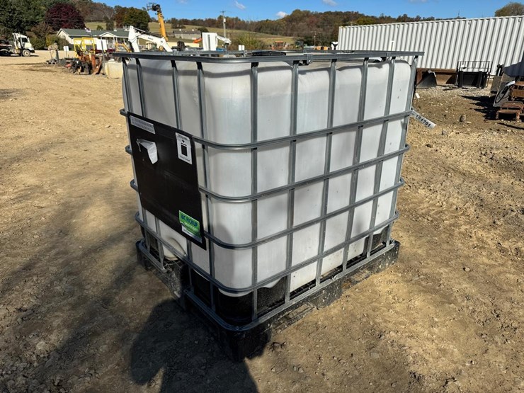 water-tank-tote-image-1