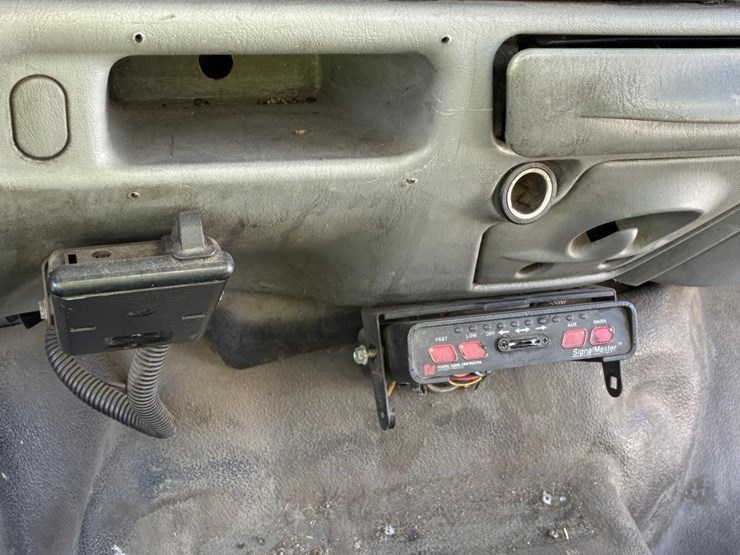 2002-ford-f450-image-17