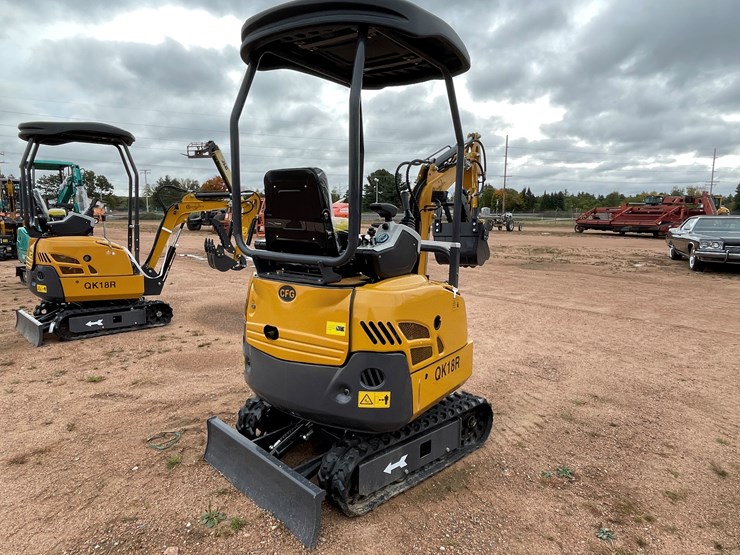 #1799-•-agt-qk18r-mini-excavator-image-5