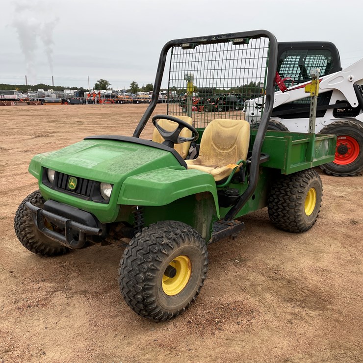 JOHN DEERE GATOR