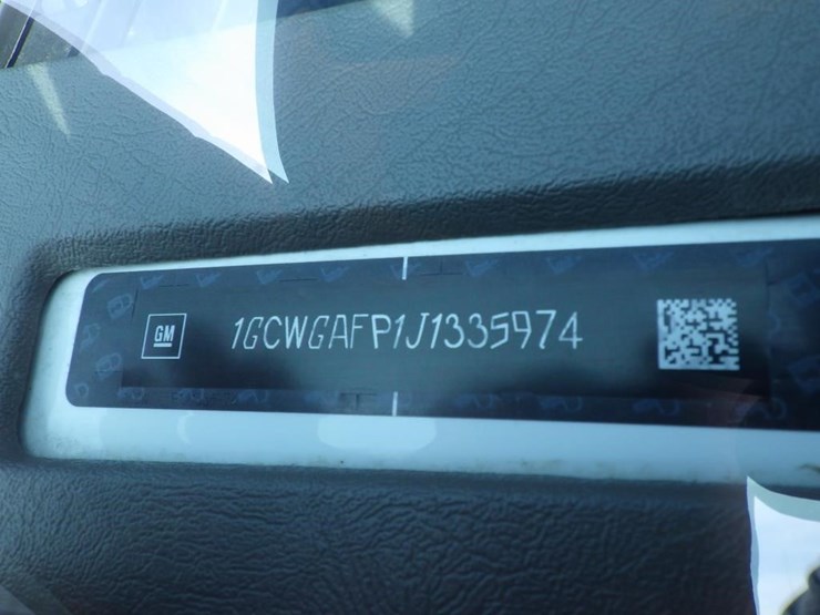 2018-chevrolet-express-2500-image-15