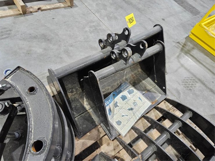 #2547-•-2025-agt-12ex-ata-mini-excavator-attachment-set-image-14