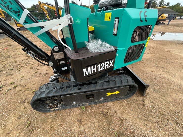 #1696-•-agt-mh12rx-mini-excavator-image-7