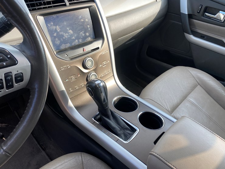 2013-ford-edge-image-63