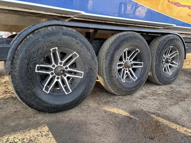 2004-unknown-trailer-image-84