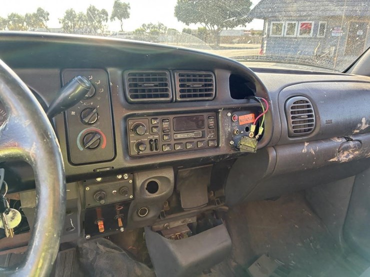 2001-dodge-ram-3500-image-17