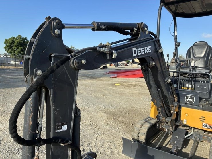 2022-deere-17g-image-8