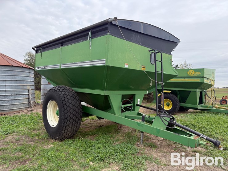 unverferth-gc-7000-grain-cart-image-3