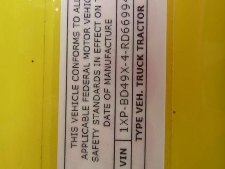 2024-peterbilt-579-image-30