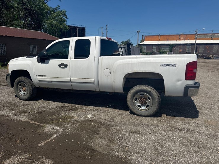 2008-chevrolet-silverado-2500-image-8