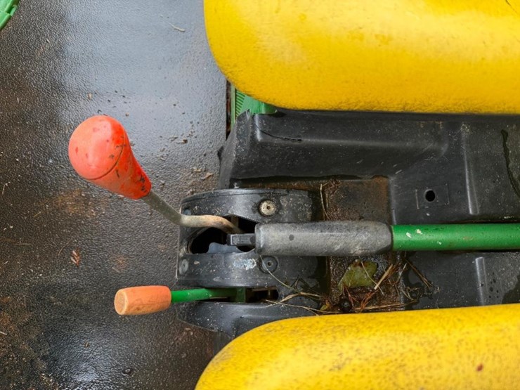 john-deere-gator-image-10