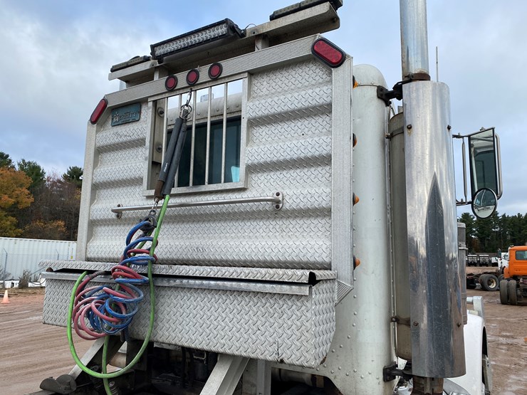 peterbilt-357-image-17