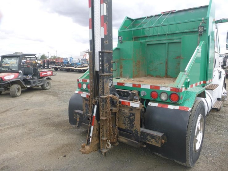 2017-international-8600-image-9