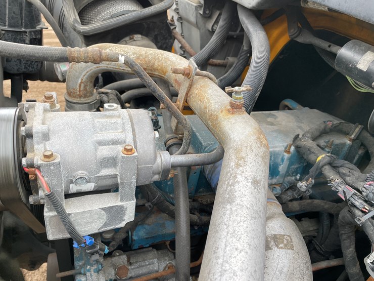 2004-international-7400-image-32