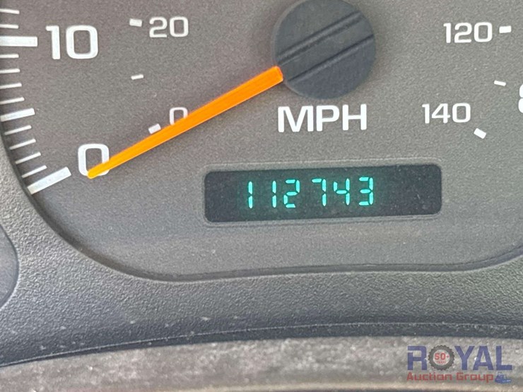 2009-gmc-c8500-altec-dm47-47ft-insulated-derrick-digger-truck-image-11