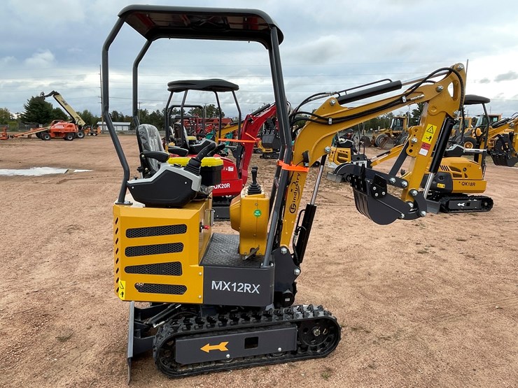 #1698-•-agt-mx12rx-mini-excavator-image-4