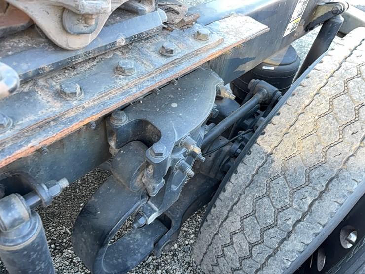 2020-peterbilt-579-image-9