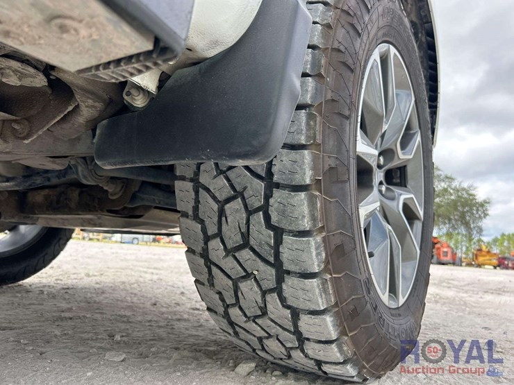 2023-chevrolet-1500-image-31