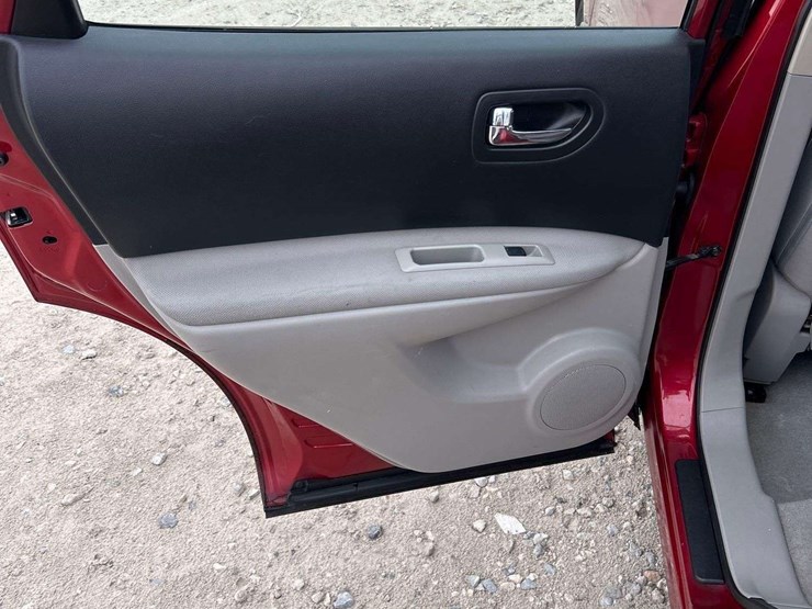 2014-nissan-rogue-image-22