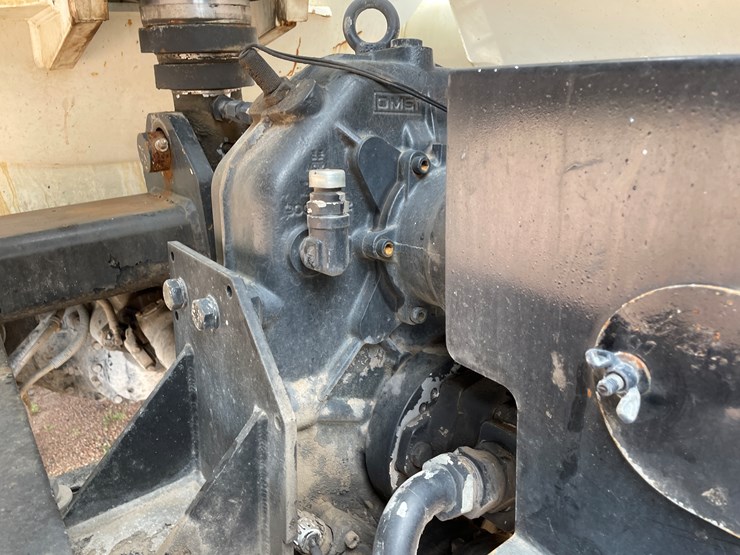 2011-peterbilt-365-image-49