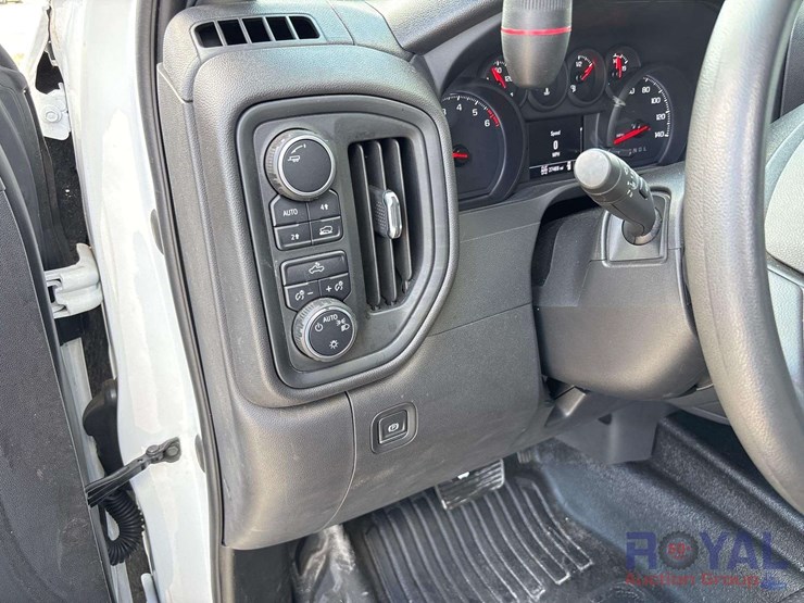 2022-chevrolet-1500-image-18