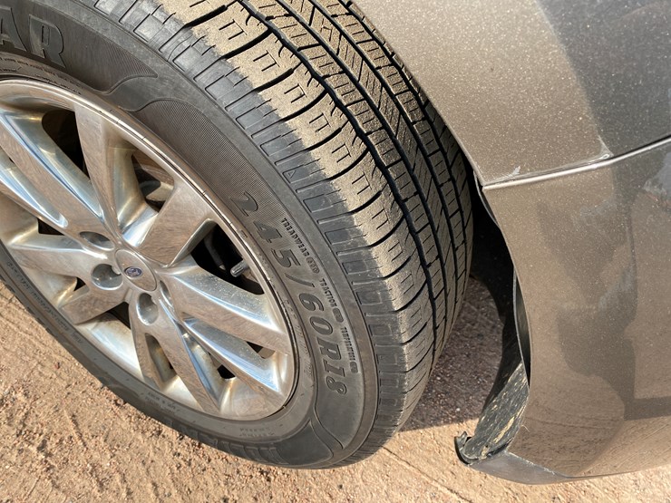 2013-ford-edge-image-56