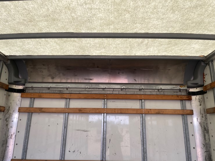 #3326-•-26’6”-van-box-image-7