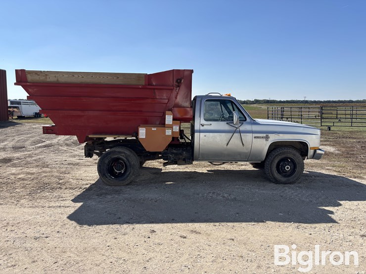 1982-chevrolet-k30-4x4-feed-truck-image-4