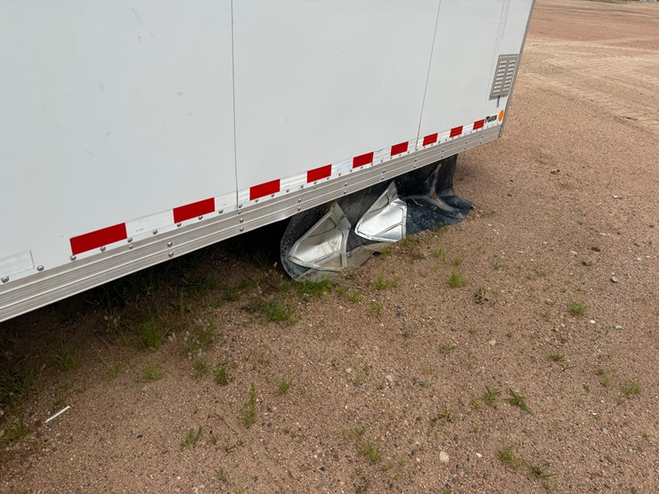 #3325-•-marion-20.5’-van-body-with-lift-gate-image-22