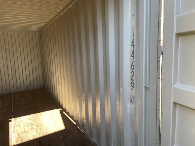 #3592-•-20'-standard-height-shipping-container-image-10