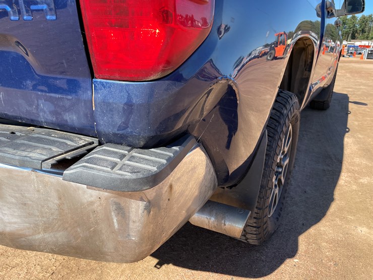 2015-toyota-tundra-sr5-image-24