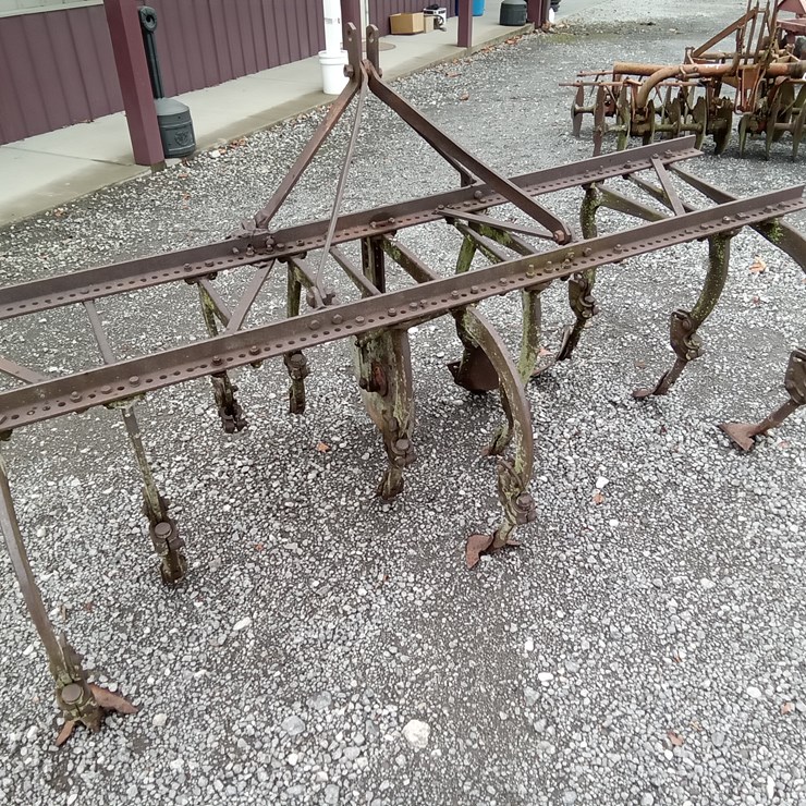 #910 • 11 SHANK CULTIVATOR