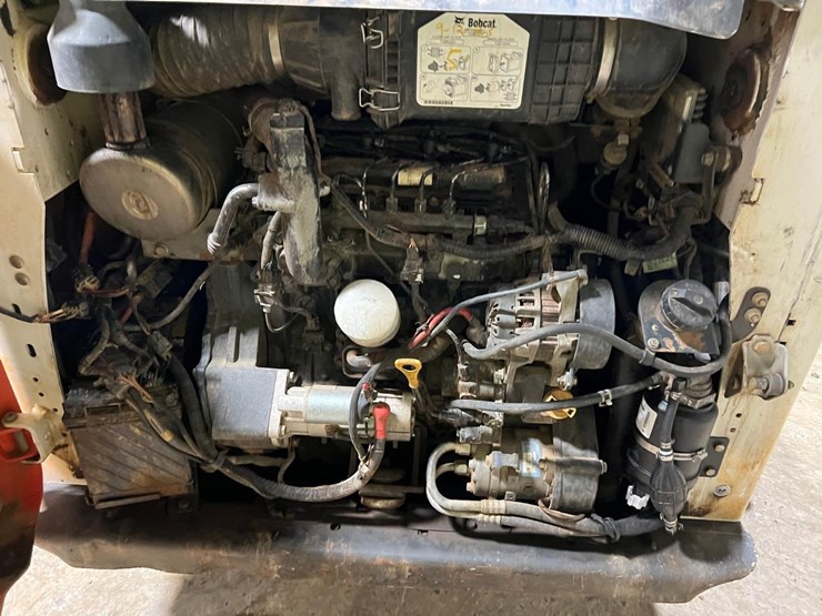 2016-bobcat-t650-image-16