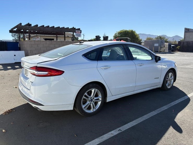 2018-ford-fusion-sedan-image-3